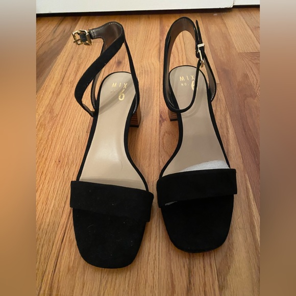 Mix No. 6 Black heels with straps - Picture 5 of 8